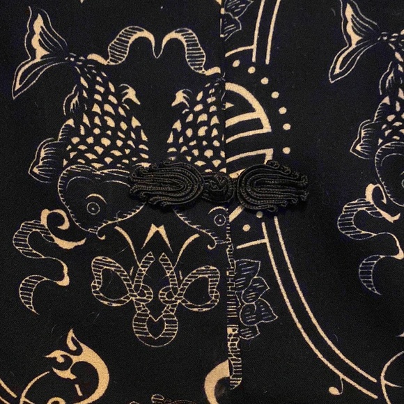 Vintage 90’s navy Asian print 3/4 sleeve blouse with frog ties down the front - Picture 9 of 9